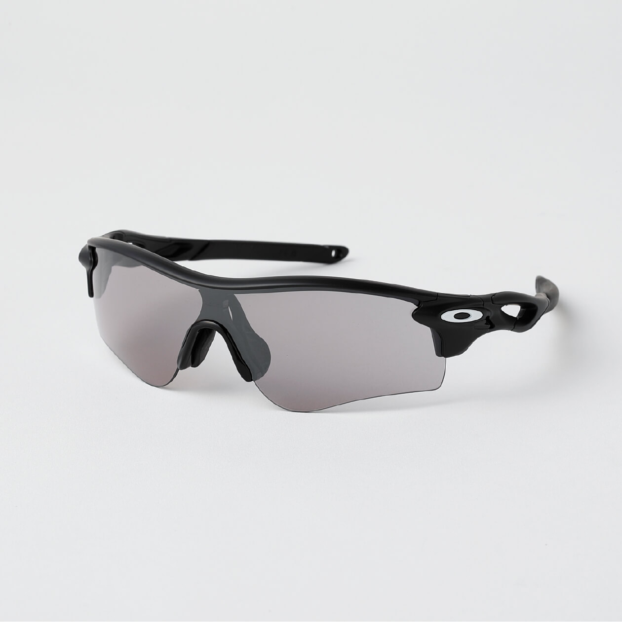 〈OAKLEY〉アイウェア