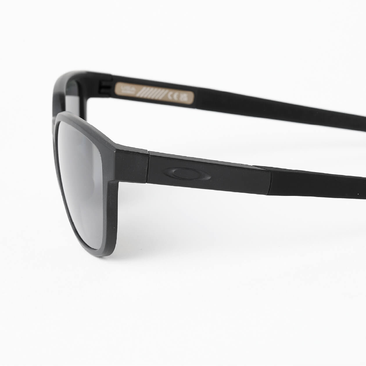 〈OAKLEY〉アイウェア