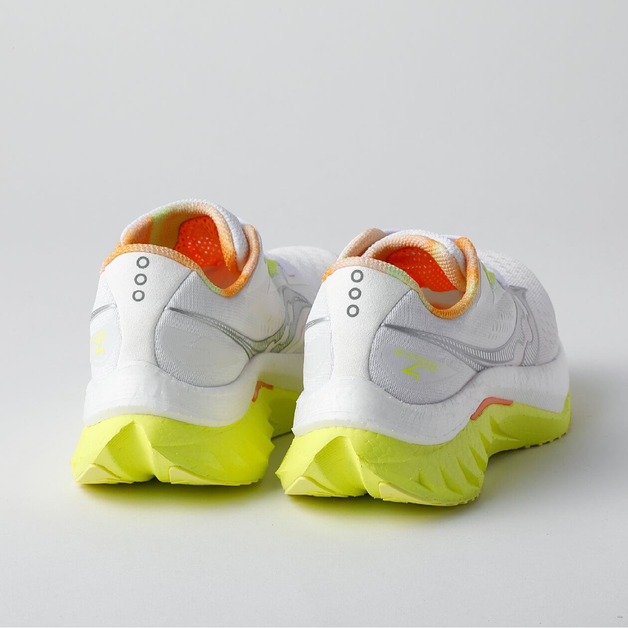 〈Saucony〉ENDORPHIN SPEED 4 WHI/SUNNY