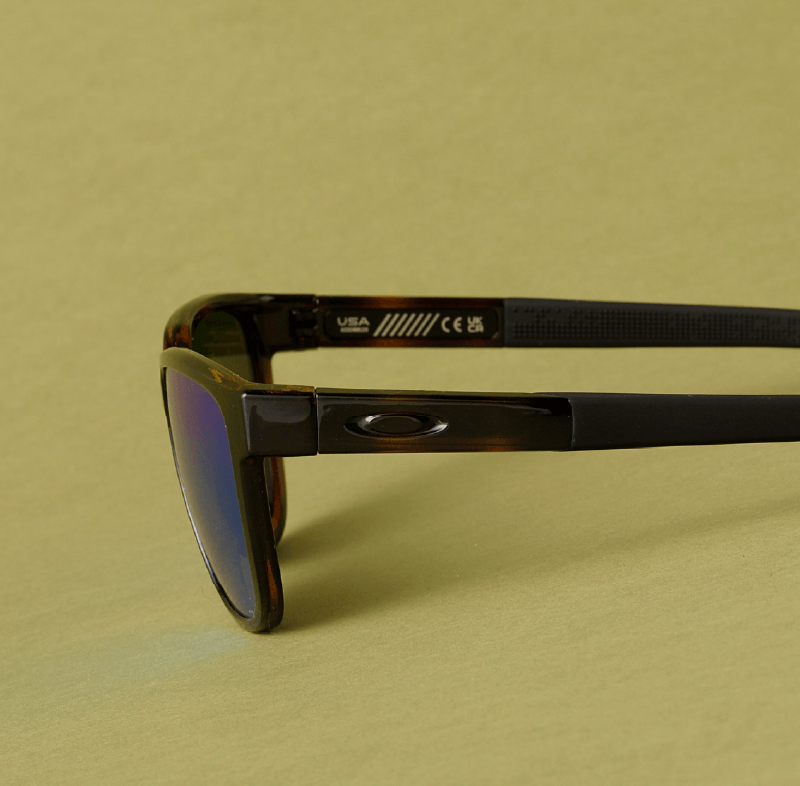 〈OAKLEY〉アイウェア