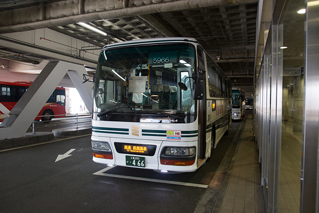 20.搭乘前往長島溫泉的直達巴士
