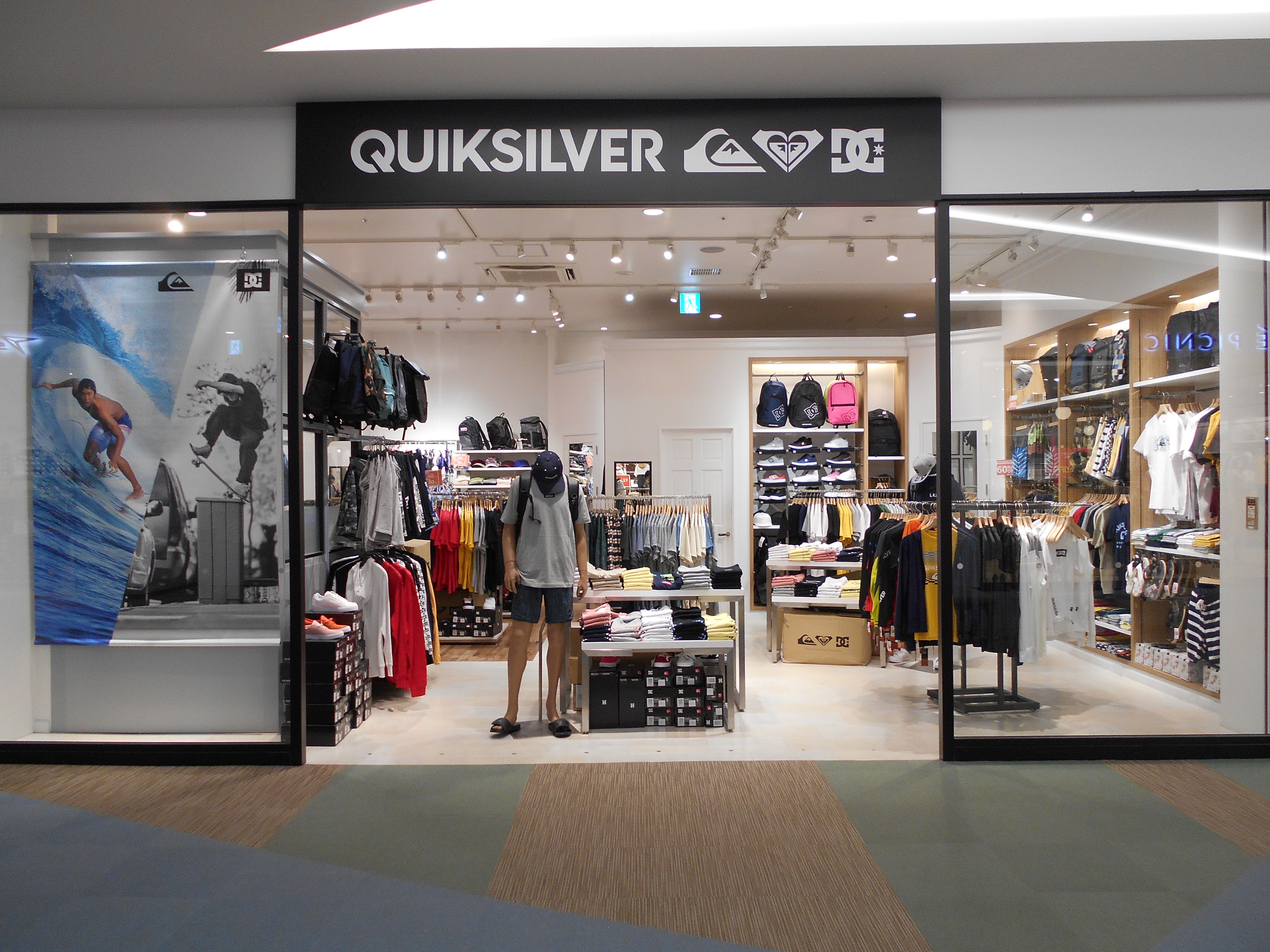 QUIKSILVER FACTORY OUTLET STORE | 三井アウトレットパーク 北陸小矢部