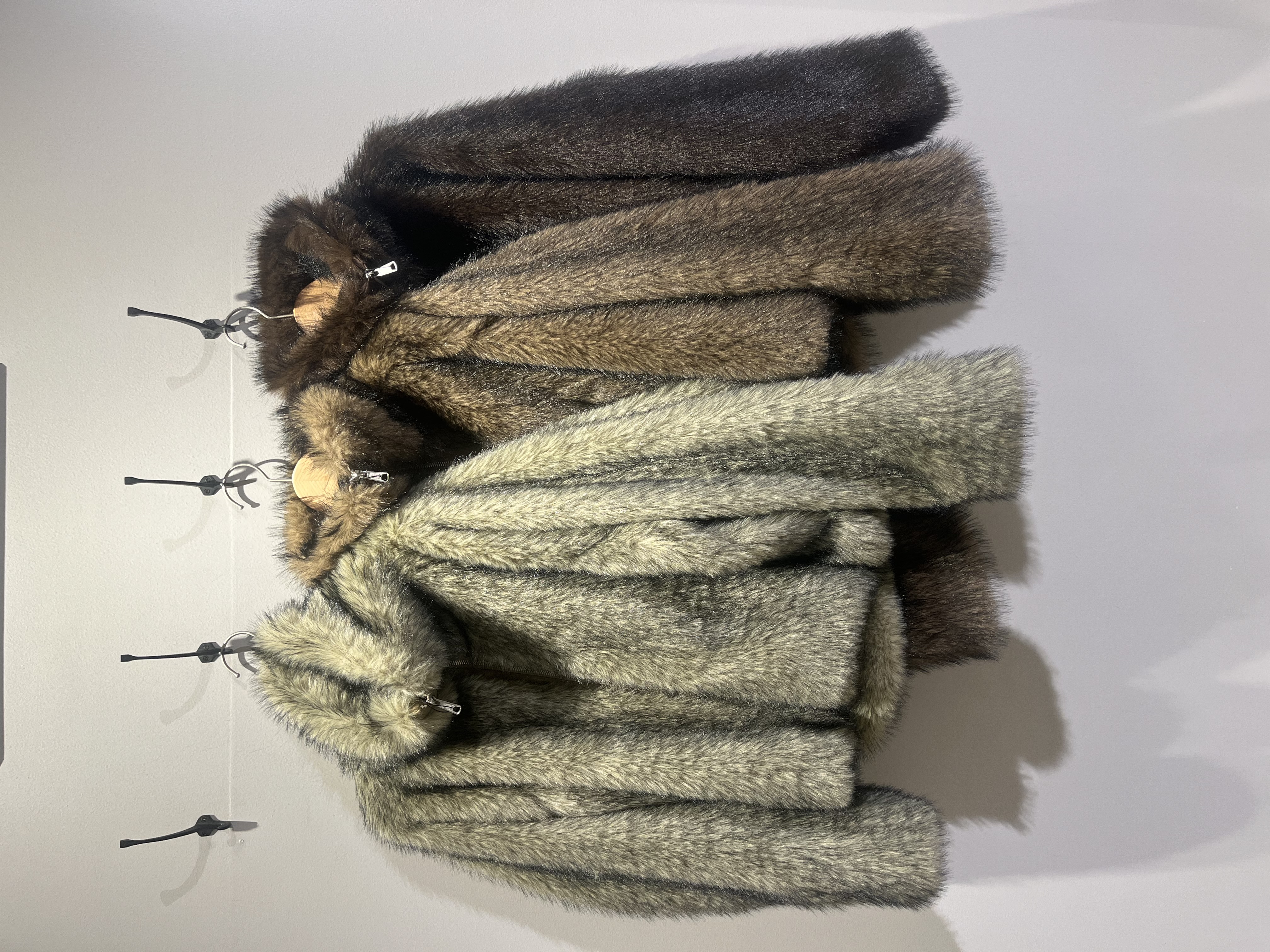 毛足の長いミックスがまるでリアルファー！