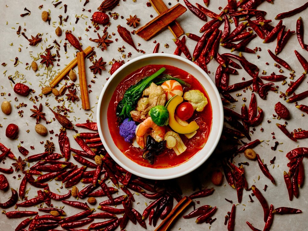 菜彩麻辣湯