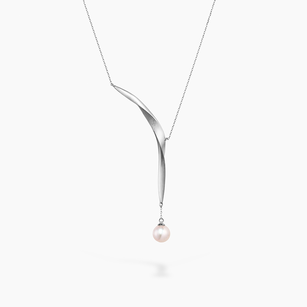 Ribbon Necklace