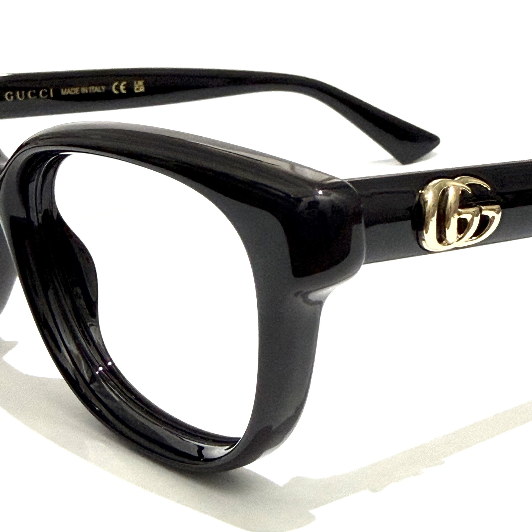 アクセントになるGGロゴがよく目立ちます。