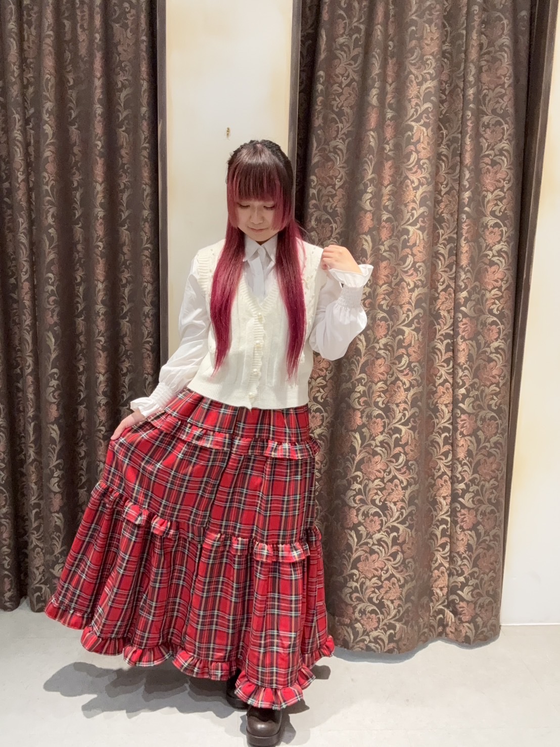 どこか懐かしいレトロガーリーコーデ