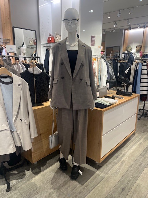 也有成套使用的褲子!