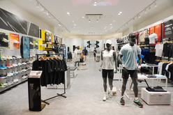 UNDER ARMOUR BRAND HOUSE