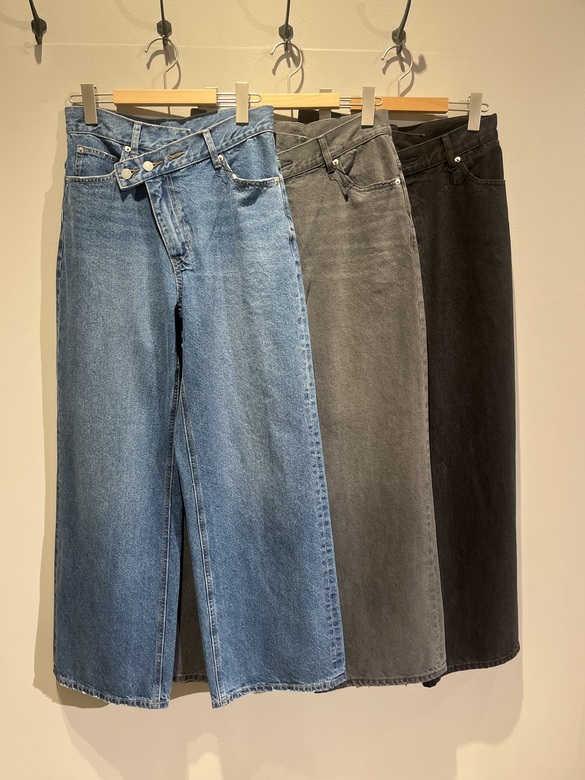 Soft and thick denim that can be worn all year round.