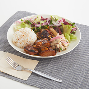 週替わりデリが選べるサラダプレート